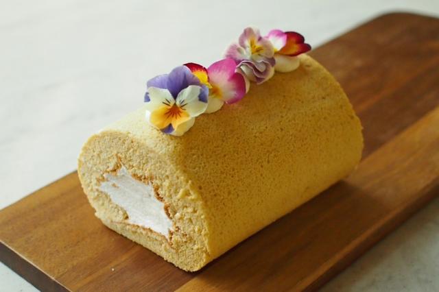 熊本製粉「九州ミズホチカラ米粉」でつくる”ふかふか”スポンジのフラワーロールケーキ