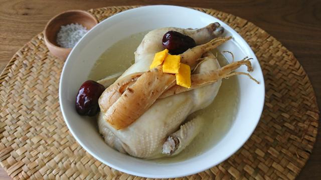 滋養満点!参鶏湯と、家庭の味スットック(韓国餅)