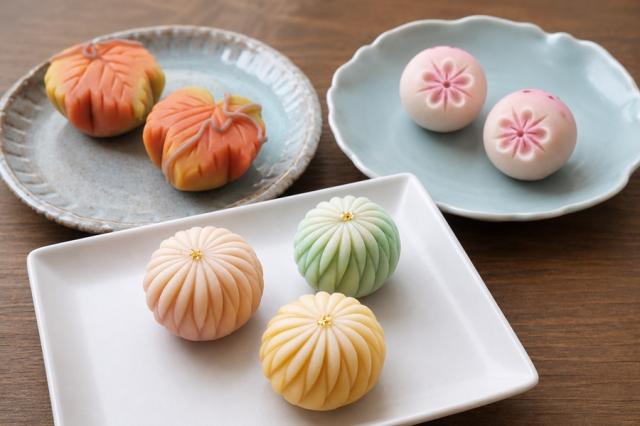 季節の和菓子で楽しむ、癒しのひととき。