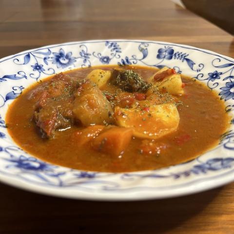 旅するスープ　ハンガリー編「国民的シチュー