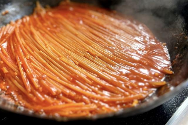 世界中で話題のパスタ「暗殺者のパスタ」と「手打ちパスタ・ストラシナーティ」