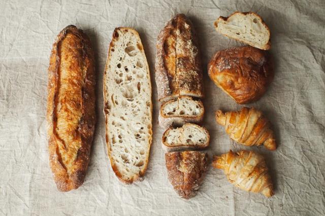 やさしい素材のこだわりパン　～高加水バゲット、クロワッサン、もっちゅりん～