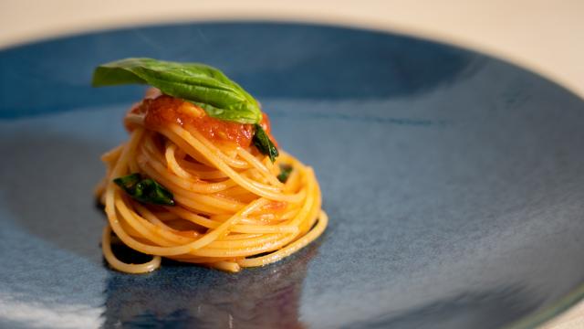 トマトとバジルのスパゲティ