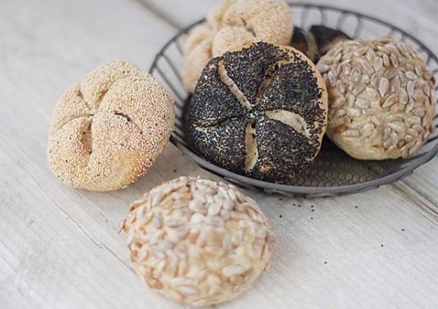 【東京のパン教室】初心者でも作りやすく食べやすい ヴァイツェンミッシュブロートの生地で作るパン2種