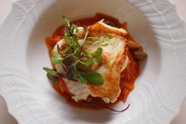 白身魚のパプリカソース