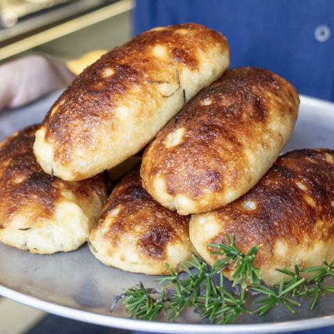 料理の発想で広げる高加水パンのメソッド