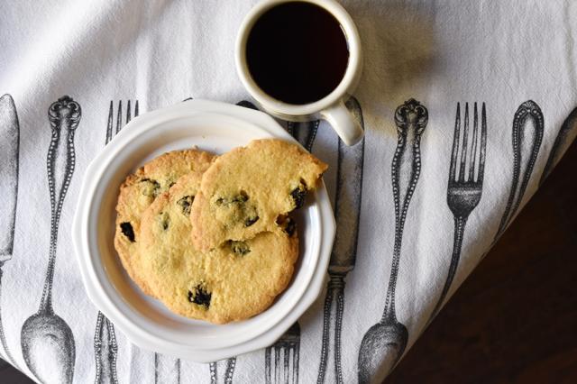 コーンミール・チェリークッキー
