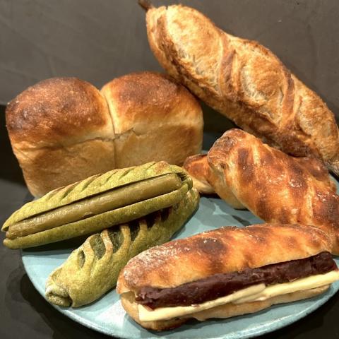 特徴のある手ごねパンの世界♪