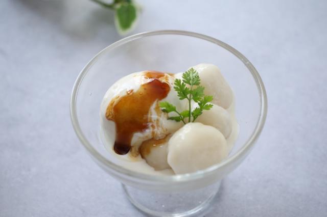 醤油麹みたらしで食べる豆腐白玉と甘酒アイス