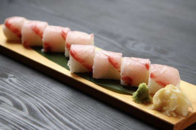 初夏の絶品和食「夏の揚げ出し豆腐、旬魚の棒寿司 他2品」