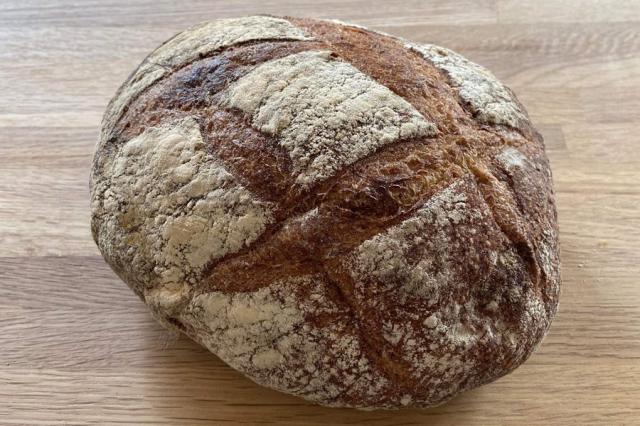 スペルト小麦の素朴なパン