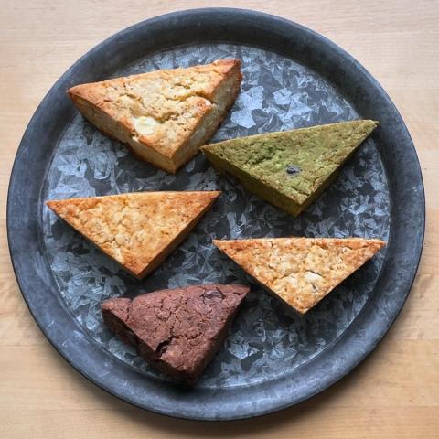 米粉スコーン(プレーン/抹茶)