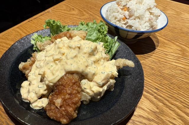 お店の大人気九州メシ!「チキン南蛮&かしわ飯」
