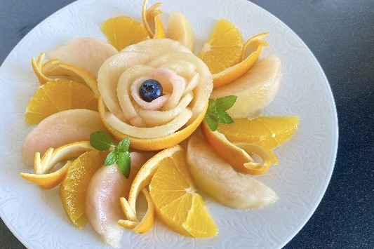 桃が主役のフルーツカッティングレッスン 〜美しく切って、もっと美味しく〜