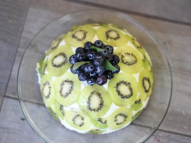 【東京のケーキ教室】ブルーベリームースのドーム型ケーキ“夏色のズコット”