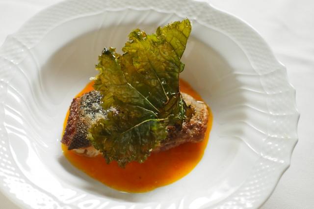 魚料理　イサキ　サフランソース