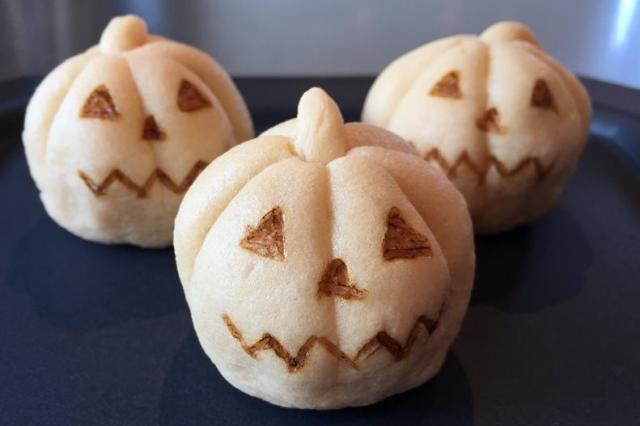 10月　かぼちゃ饅頭