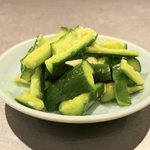 叩きキュウリのニンニク和え