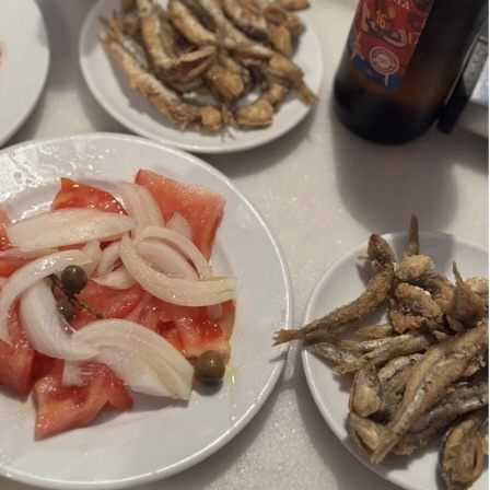 サルディーナス・フリータス(Sardinas fritas)&Ensalada de tomate