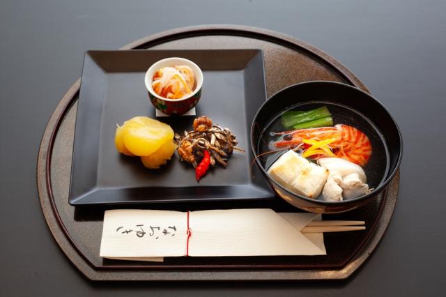 日本の心を受け継ぐ、伝統のおせち料理