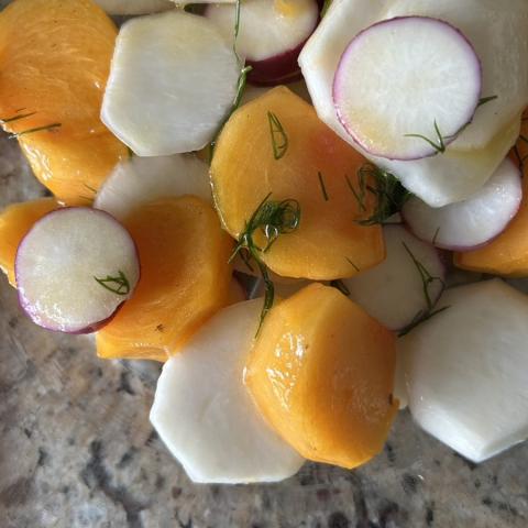 柿とカブのサラダ