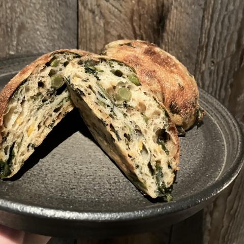 春菊と柚子皮のチャバタ