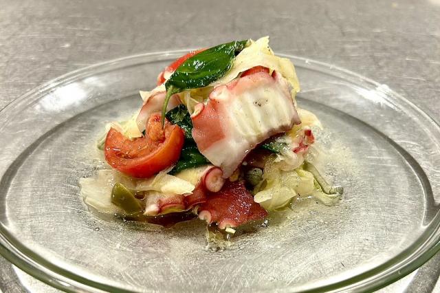 デパ地下超えのタコのマリネ